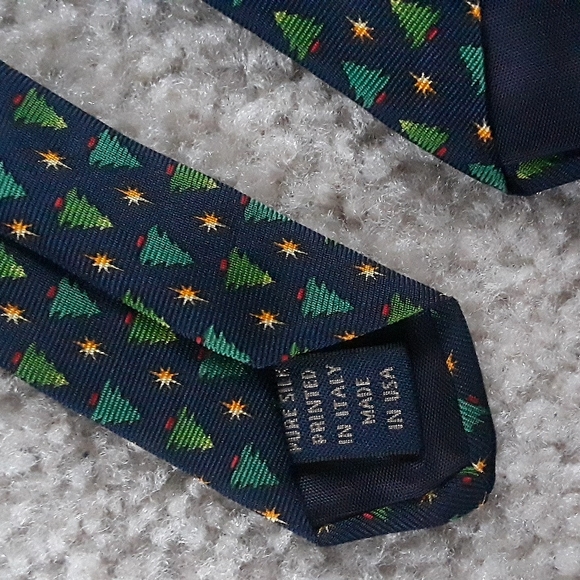 Brooks Brother tie man - Picture 5 of 7